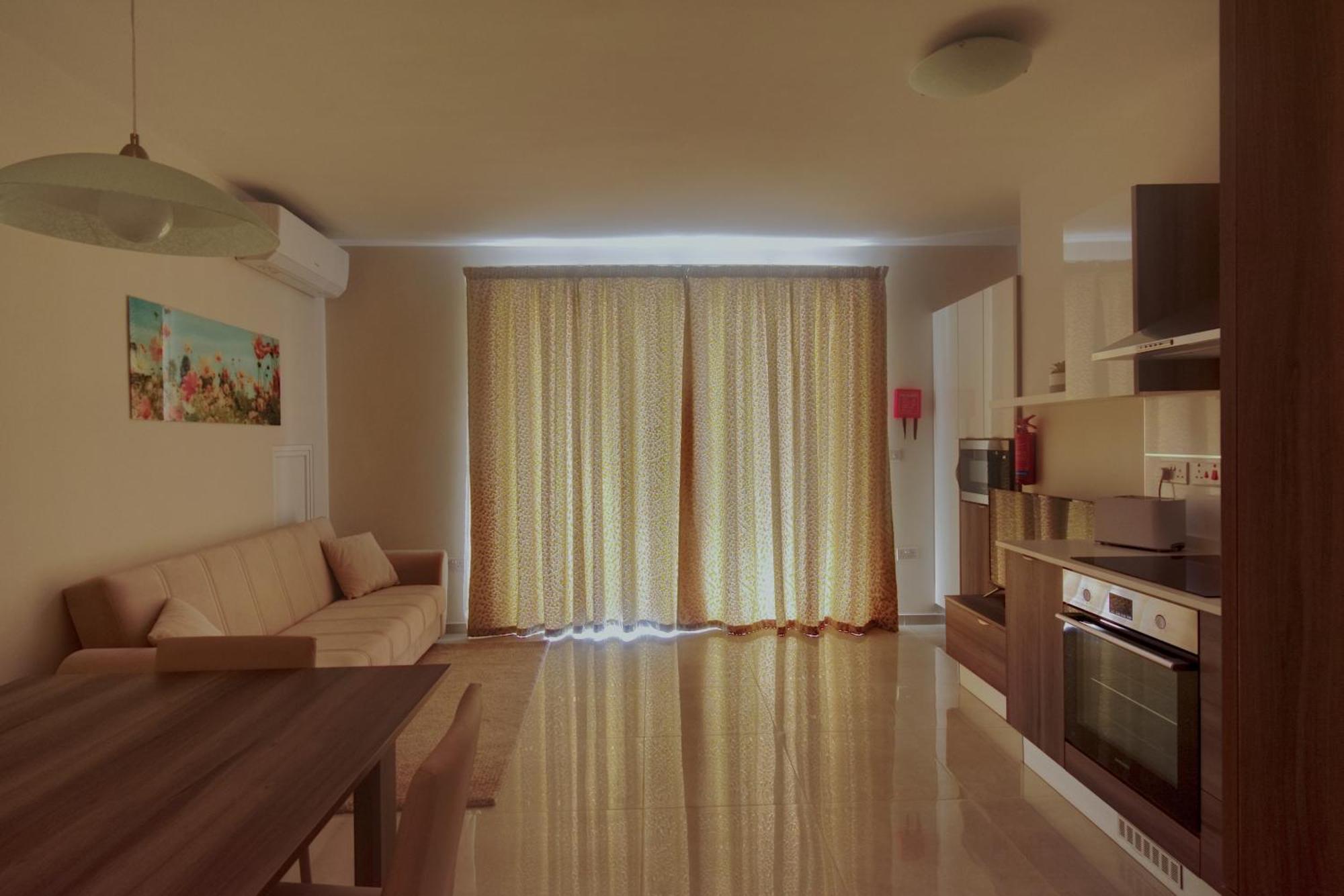 Marbella Holiday Apartments - Seafront - Wifi マルサスカーラ エクステリア 写真